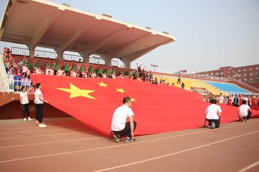 奔跑不止，热爱不息——av在线
参加第二届av在线
马拉松暨67周年校庆长跑