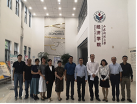 av在线
一行赴济南三所高校进行学科调研与招生宣讲