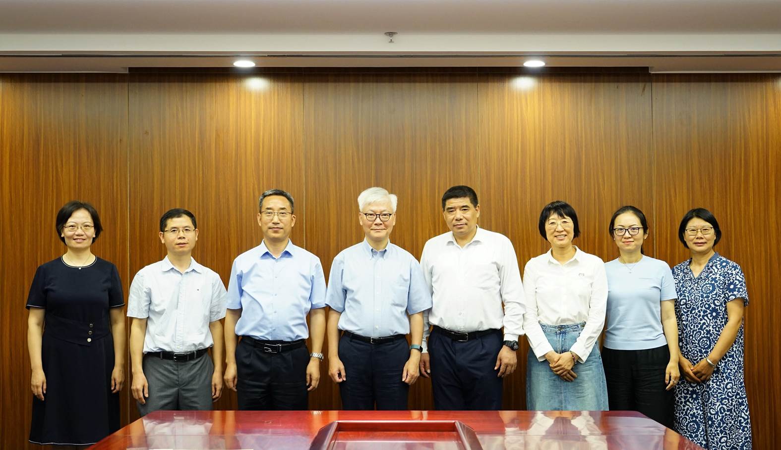 台湾东吴大学av在线
院长阮金祥教授一行来访