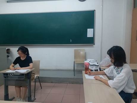 av在线
产业经济系2017级硕士研究生开题报告会顺利举行