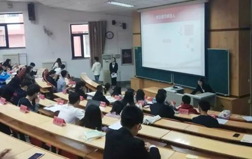 av在线-av免费看-av小次郎
本科生一届十七任学生委员选举大会顺利举办
