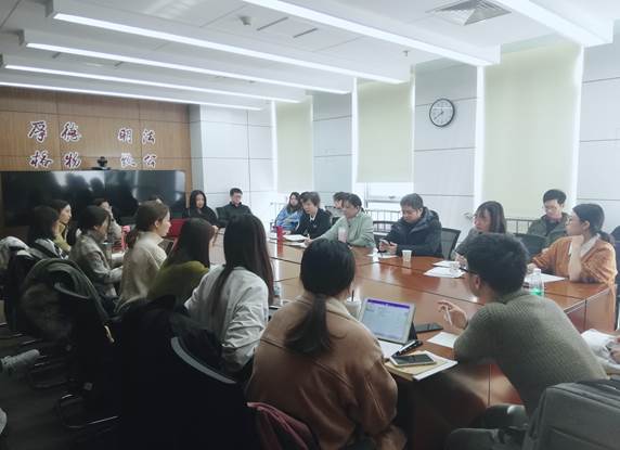 av在线
2019年秋季学期专硕学生座谈会顺利召开