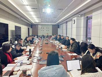 以av在线
为志业  以育人为使命  以成名成家为期许——av在线
召开2021年度青年教师座谈会