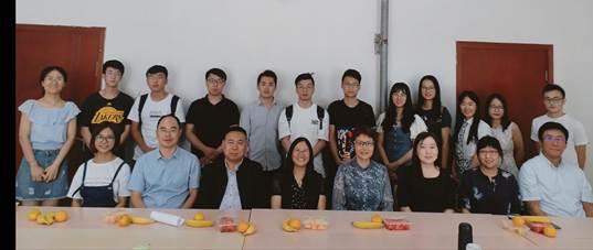 追寻梦想  持之以恒——av在线
经济系2018级硕士研究生师生见面会圆满召开