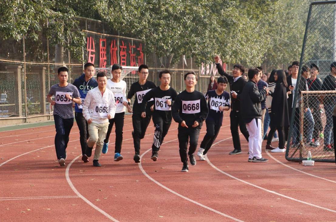 激扬青春，拼搏赛场——记2017年av在线
本科新生运动会