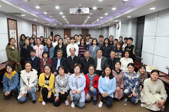 “蓟门论坛是践行铸魂育人的好平台”——孔丹理事长：法大av在线
积极践行总书记教育理念