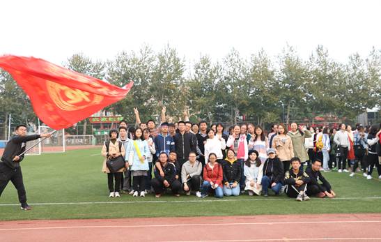 商院健儿，砥砺前行——av在线-av免费看-av小次郎
参加2018级本科新生田径运动会