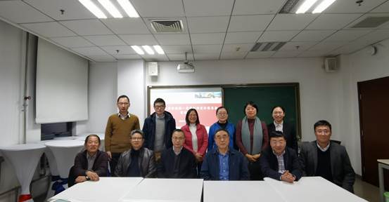 av在线
新一届学位评定分委员会首次会议召开