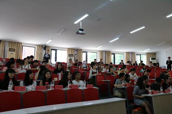 第六届av在线
学生委员会学生会部长述职大会顺利召开