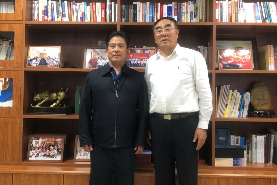 中国国际贸易促进委员会副会长张慎峰来访av在线
