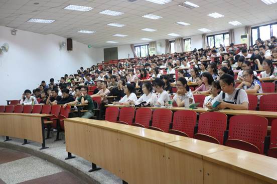 缤纷生活，扬帆起航——av在线
2018级本科新生迎新系列活动