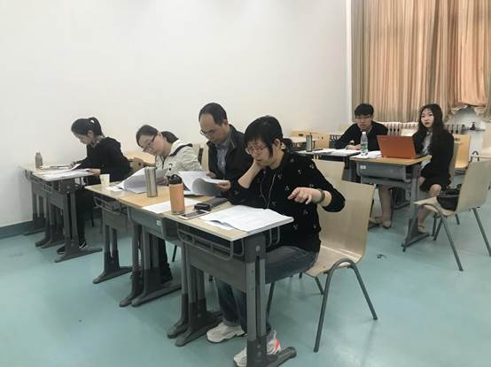 把好论文质量关 提高本科培养质量——av在线
经济系本科生毕业论文答辩工作顺利开展