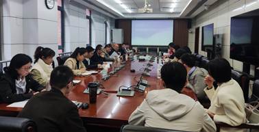 av在线
召开2022年度青年教师座谈会